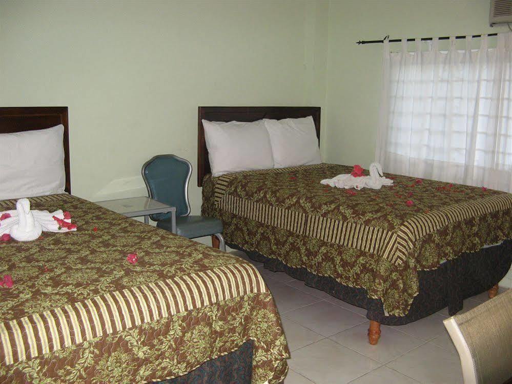 Executive Shaw Park Guest House Ocho Rios Exteriör bild